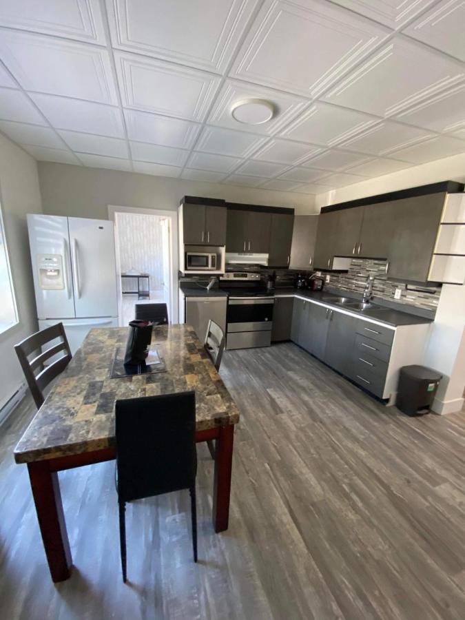Le Convivial Apartamento Rouyn Exterior foto